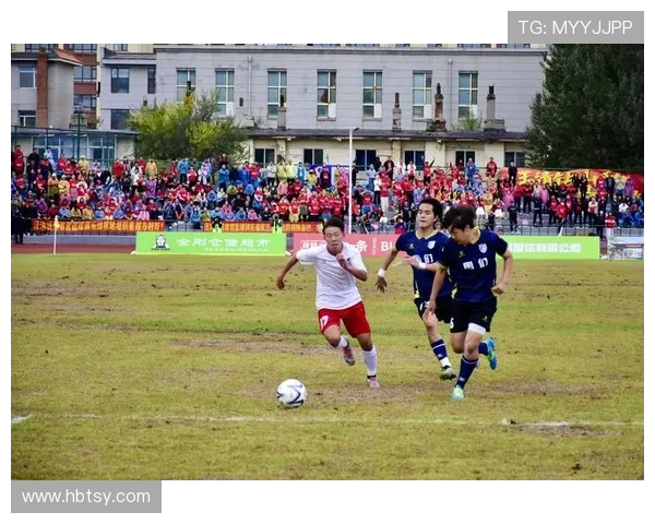 足球明星陆续抵达中国引发球迷热潮期待精彩赛事盛况 足球明星陆续抵达中国引发球迷热潮期待精彩赛事盛况