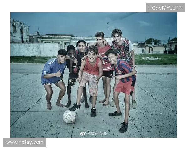 足球明星与艺术的完美结合探索足球艺术作品的魅力与创意