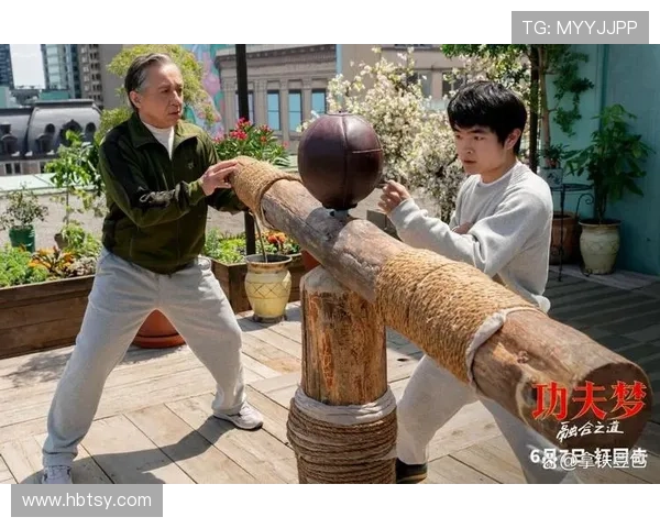 成龙分享与足球明星的精彩瞬间与幕后故事引发热议 成龙分享与足球明星的精彩瞬间与幕后故事引发热议